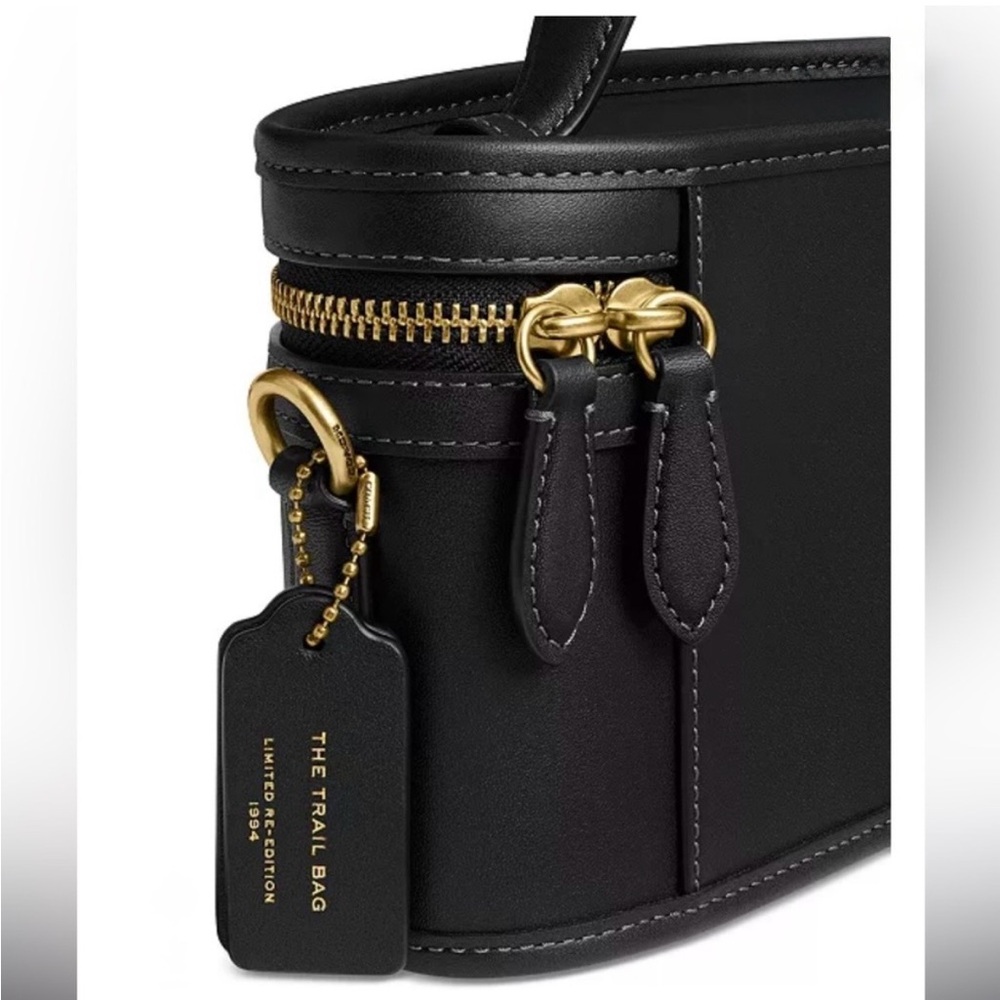 New COACH Trail Bag in black Leather with Gold Hardware - Picture 5 of 8